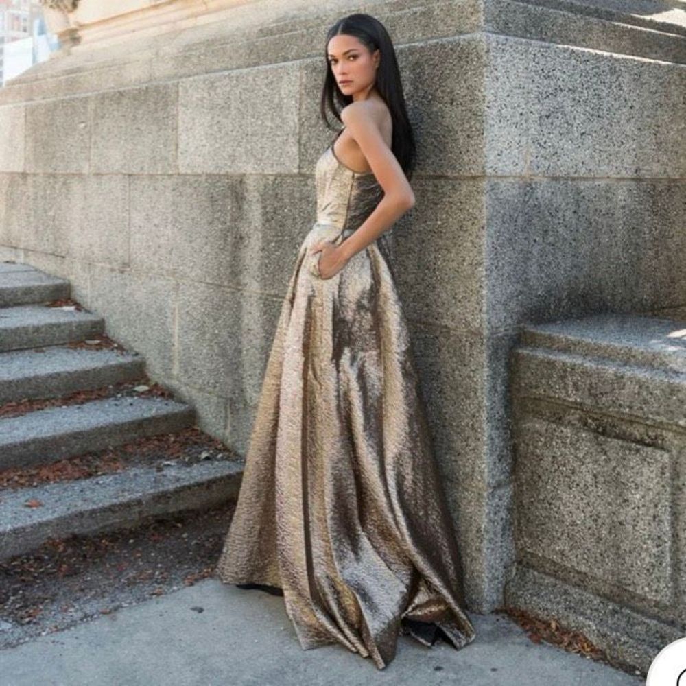 NWT Size Mac Duggal ONE-SHOULDER METALLIC BALLGOWN - Antique Bronze - Picture 8 of 16